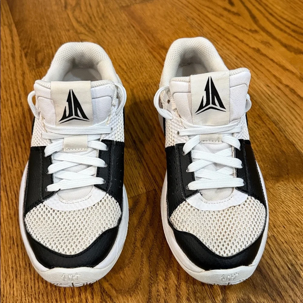 Nike Ja 1 GS 'Scratch 2.0' Sneakers/Shoes. Size 3.5Y. Excellent Condition.